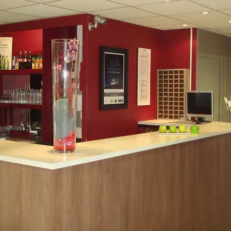 Отель Campanile