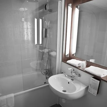 فندق Campanile 3*