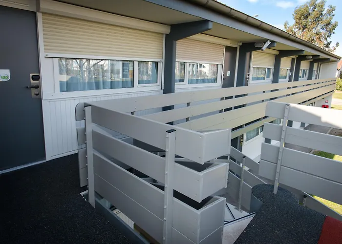 Campanile 3* Ажен