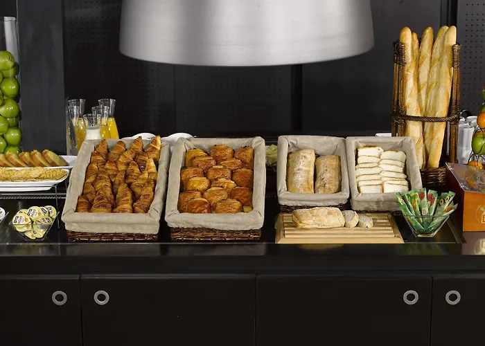 Отель Campanile